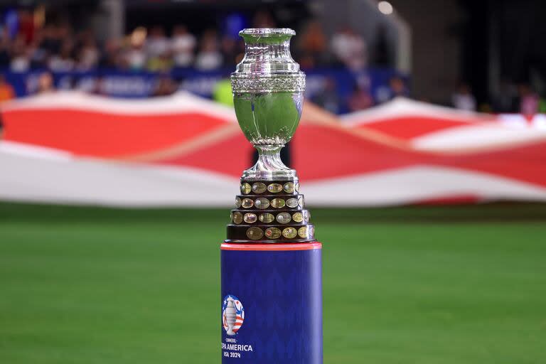 El trofeo de la Copa América que intentará defender la selección argentina; en 2021, se quedó con el título