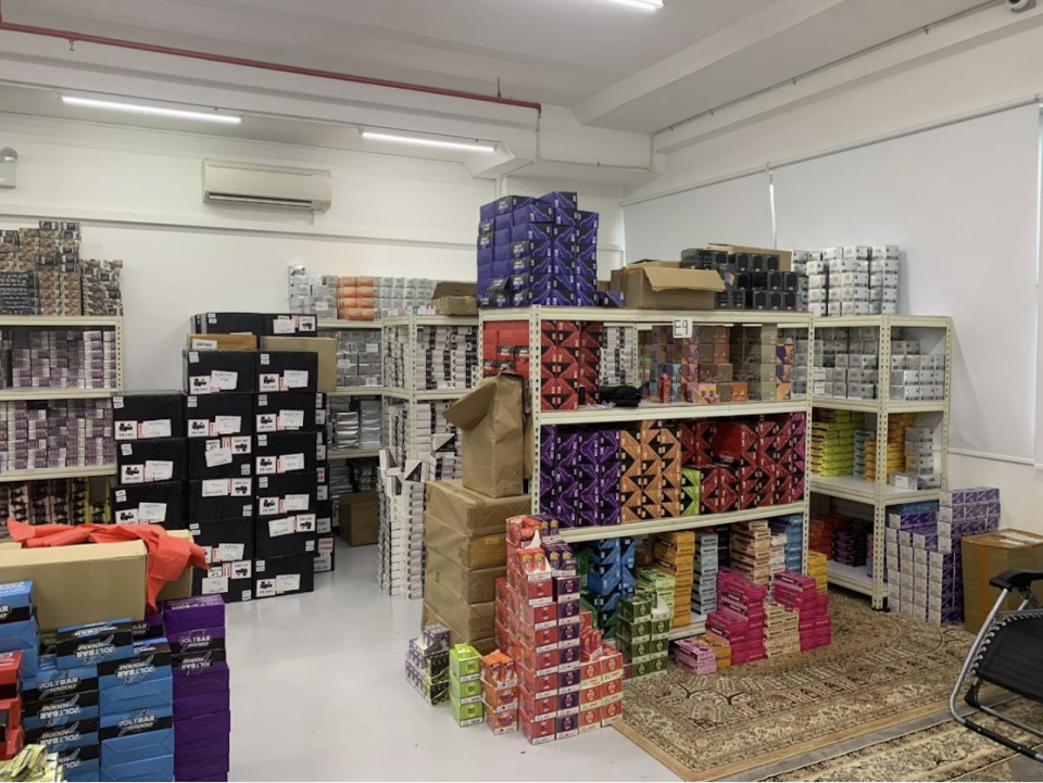 This warehouse used to store vape products was discovered after the police detained six people suspected of involving in the illegal trade of vapes.