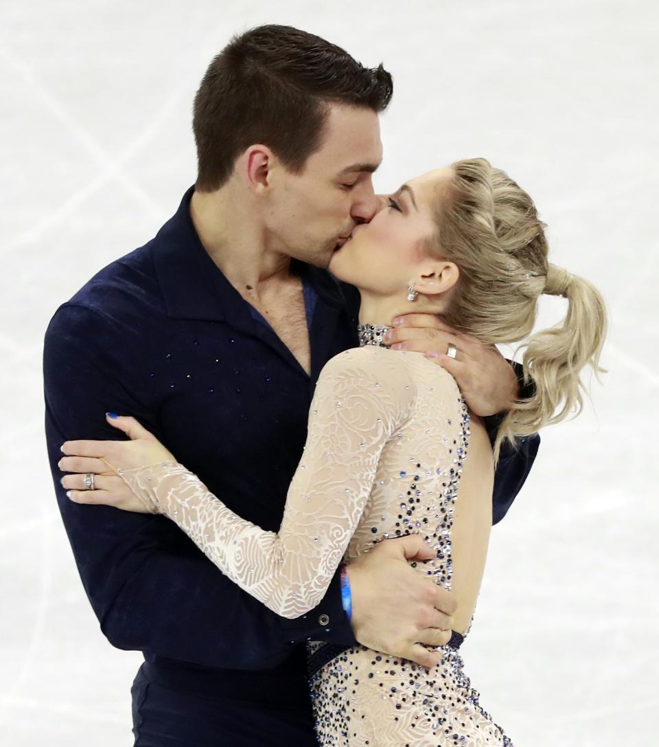 Gangneung (Korea, Republic Of), 14/02/2018.- Alexa Scimeca Knierim & Chris Knierim of the USA react after the Pair Short Program in the Figure Skating competition at the Gangneung Ice Arena during the PyeongChang 2018 Olympic Games, South Korea, 14 February 2018. (Corea del Sur, Estados Unidos) EFE/EPA/HOW HWEE YOUNG