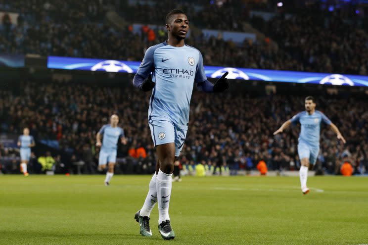 <p>Kelechi Iheanacho steht kurz vor einem 30-Millionen-Euro-Transfr zu Leicester City, schreiben englische Medien. Denn ManCity-Coach Pep Guardiola rechnet mit dem nigerianischen Stürmer nicht mehr. (Bild: AP)</p>