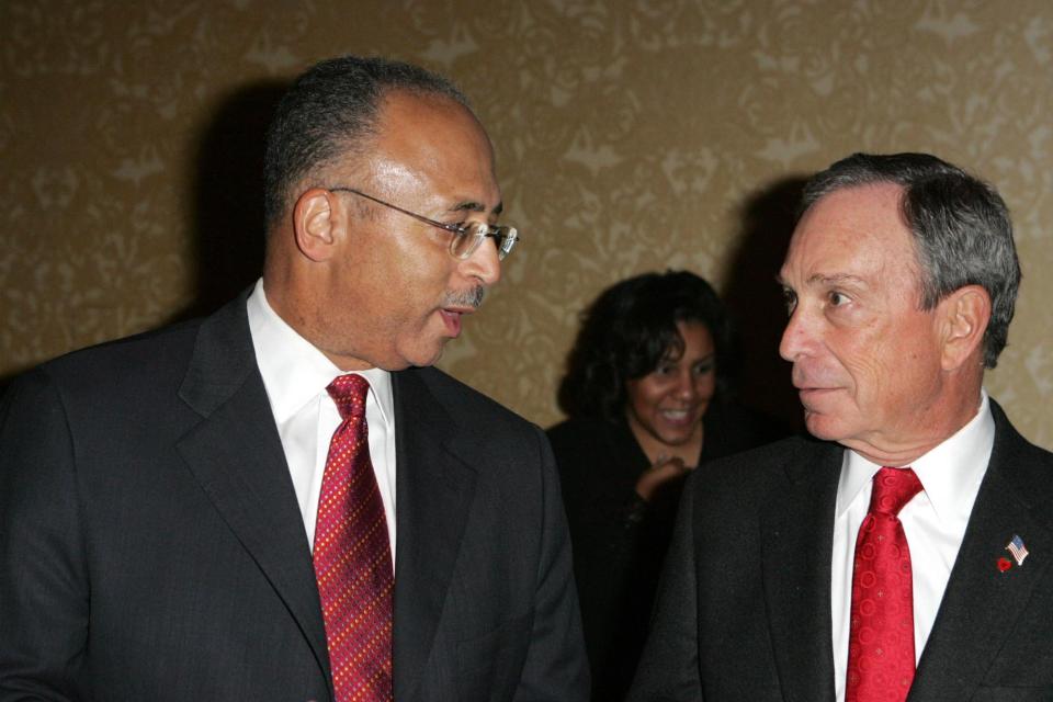 Bill Thompson and Michael Bloomberg in 2007.