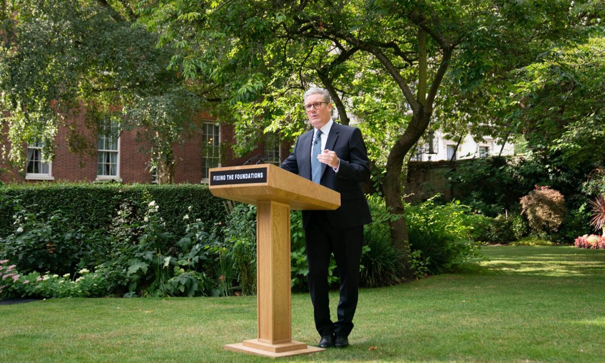 <span>Keir Starmer: ‘This garden, and this building, are now back in your service.’</span><span>Photograph: WPA/Getty Images</span>