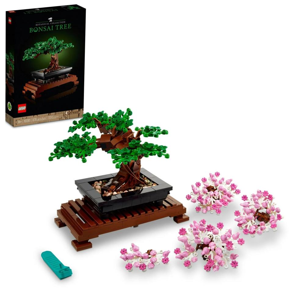 These LEGO Flower Sets Are on Sale at Walmart for as Little as $10