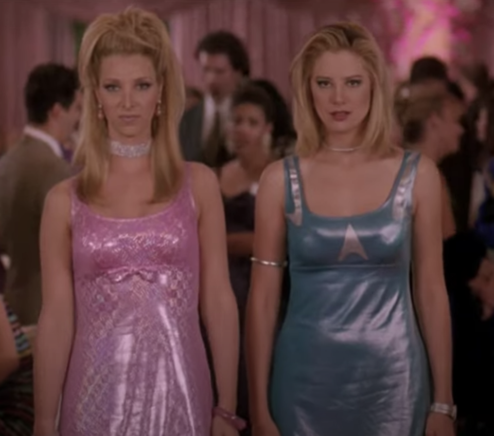 Lisa Kudrow and Mira Sorvino in <i>Romy and Michele's High School Reunion</i> (1997)