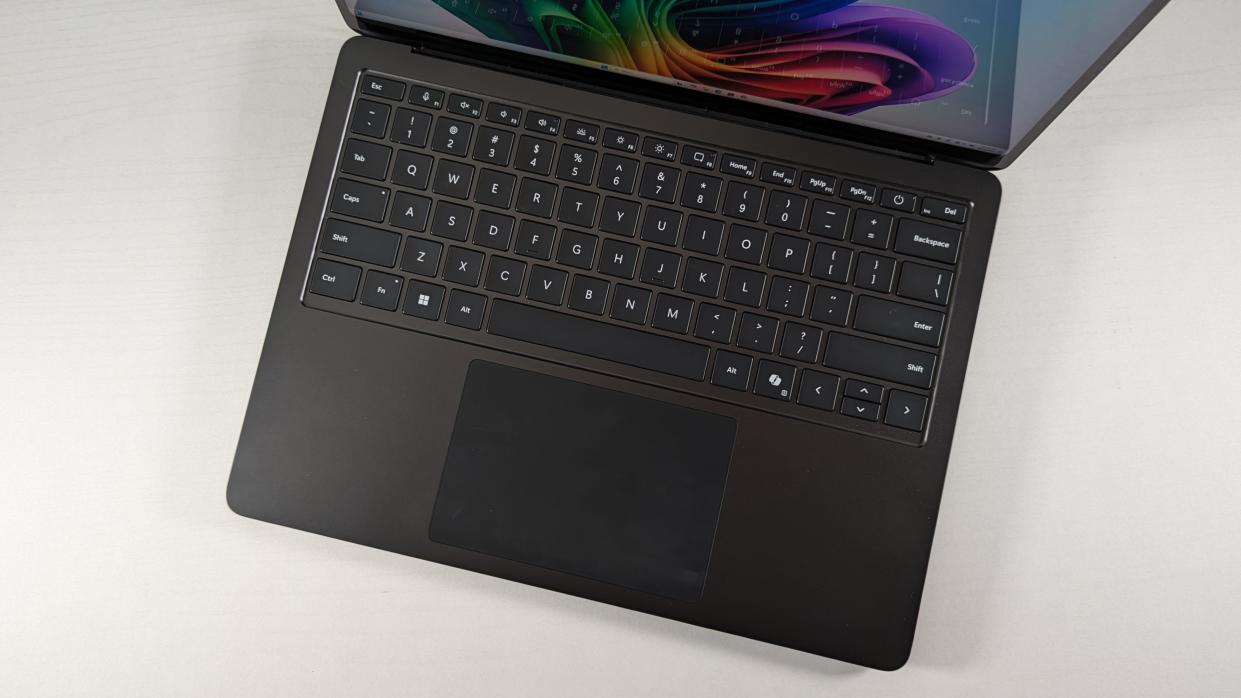  Microsoft Surface Laptop (7th Edition, 2024). 