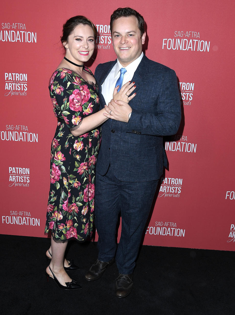 Rachel Bloom and Dan Gregor thank medical workers after welcoming a baby girl. (Photo: Getty Images)