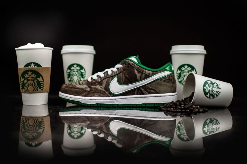 Nike SB Dunk Low “Starbucks” Premium