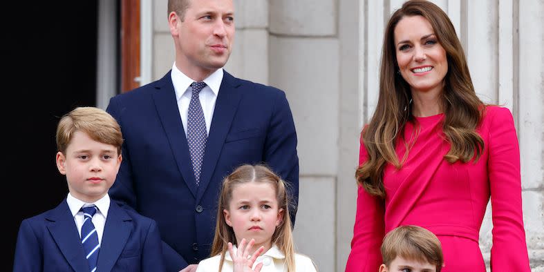 william kate and their children on balcony