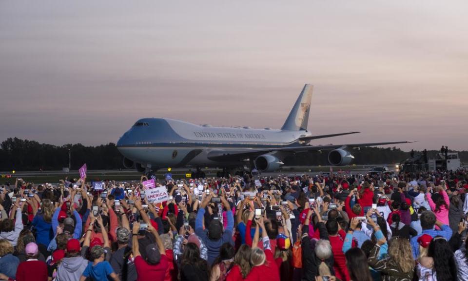 Air Force One arrives for Trump’s rally at the Toledo Express airport in Ohio.