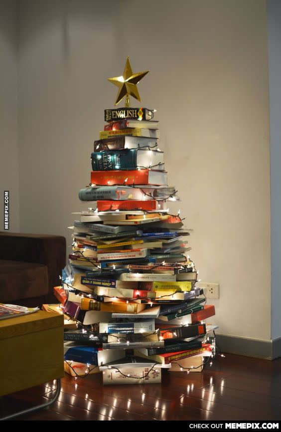 Sapin de livres lumineux