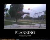 <b>Hoch hinaus </b> <br> <br> Ohne Netz und doppelten Boden. Leider war nicht in Erfahrung zu bringen, wie viele Versuche der junge Mann unternommen hat, um ein so perfektes Planking-Foto hinzubekommen. (Bild: www.verydemotivational.com)