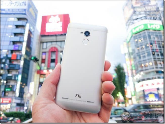 ZTE Blade V7 Lite開箱評測 搭載指紋辨識不到4000元的優質全頻4G金屬入門機