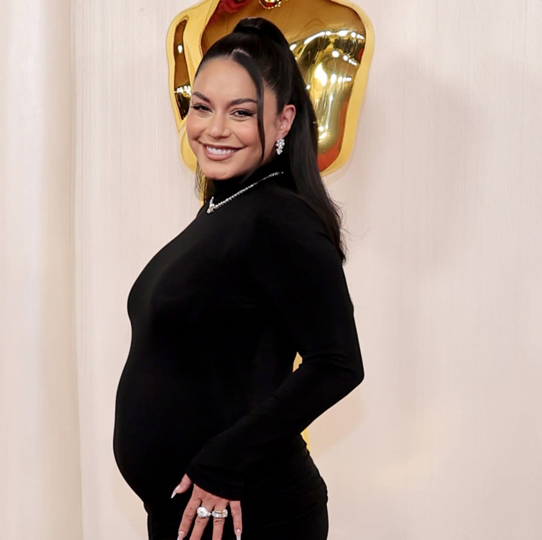  Vanessa Hudgens attends the 96th Annual Academy Awards on March 10, 2024 in Hollywood, California. . 