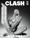 <p>Pünktlich zur bevorstehenden Veröffentlichung ihres Albums “Phoenix” zog Rita Ora alle Register. Auf der Titelseite des “Clash Magazins” zeigte sie sich nicht nur nackt, sondern legte auch eine ziemlich heiße Pose hin. “Ich habe mich so wohl dabei gefühlt, ich selbst zu sein und mich frei zu fühlen, es war so befreiend”, kommentierte die Sängerin ihr heißes Bild auf Instagram. (Bild: Clash) </p>