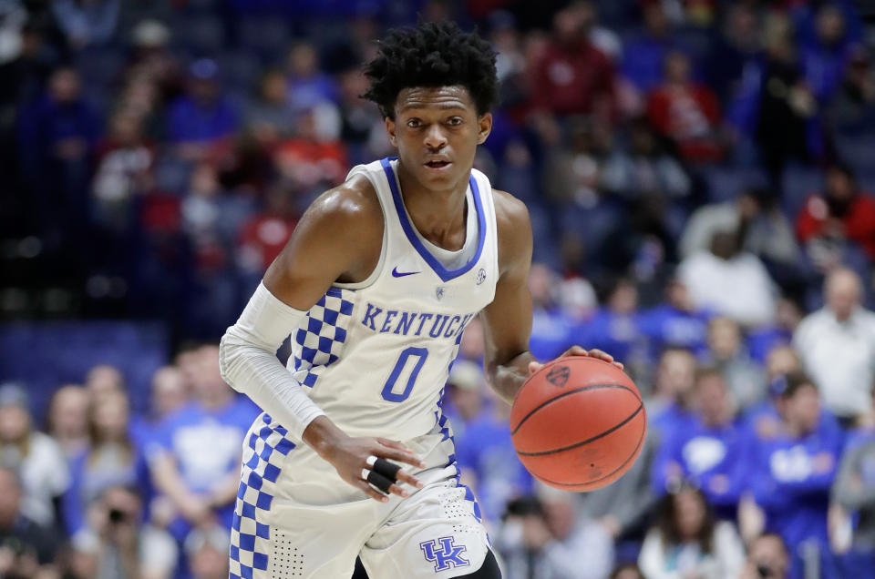 De'Aaron Fox (0) of the Kentucky Wildcats dribbles the ball against the Alabama Crimson Tide during the semifinals of the SEC basketball tournament on March 11, 2017. (Andy Lyons/Getty Images)