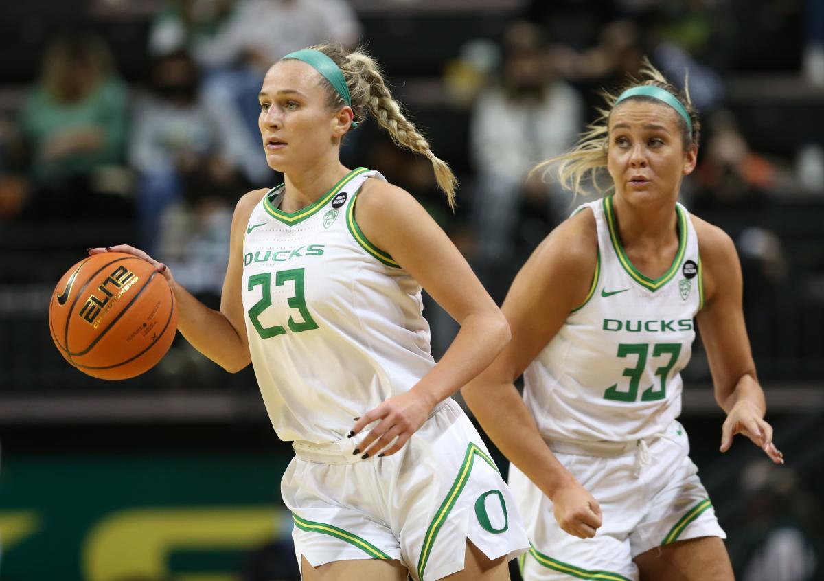 No 9 Oregon Ducks Women S Basketball Rallies To Down Oklahoma In