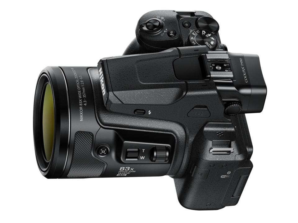 Nikon Coolpix D950 superzoom camera