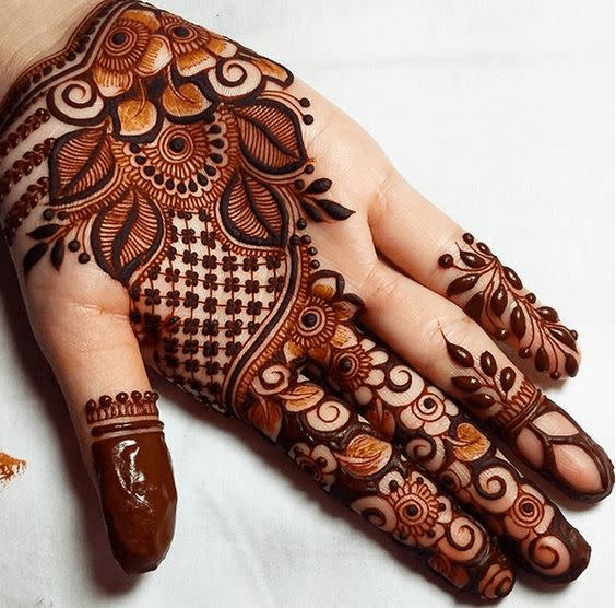 Karwachauth 2023: 7 Famous Spots In Delhi-NCR To Get Mehendi Designs Done |  Times Now