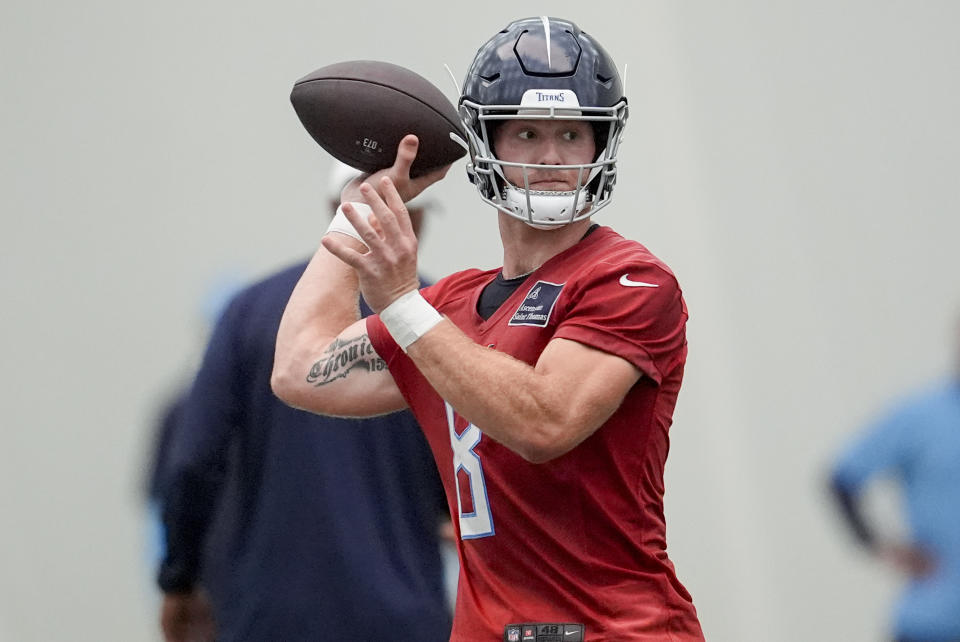 Tennessee Titans quarterback Will Levis (8) looks to throw a pass during NFL football practice Tuesday, June 4, 2024, in Nashville, Tenn. (AP Photo/George Walker IV)