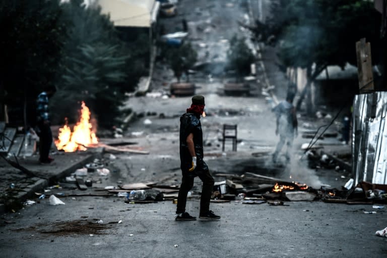 Left-wing protesters clashed with Turkish riot police in Istanbul on July 26, 2015 after Turkey launched an offensive against Kurdistan Workers Party (PKK) militants