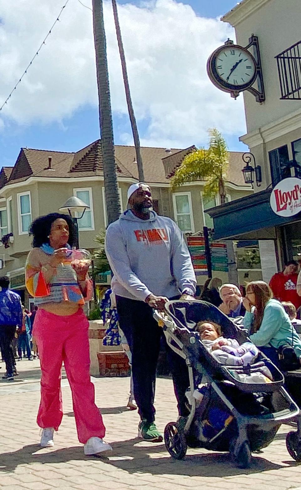 Kwame Kilpatrick strolls on Catalina Island in 2023