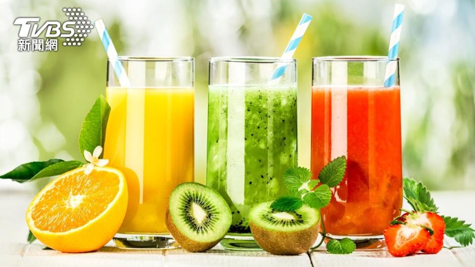 營養師透露，100%果汁也是含糖量過高的地雷飲品。（示意圖／shutterstock達志影像）