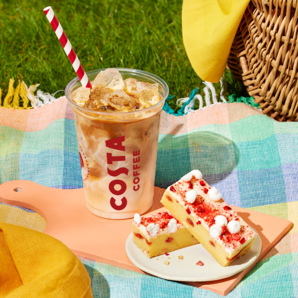 costa coffee eton mess blondies