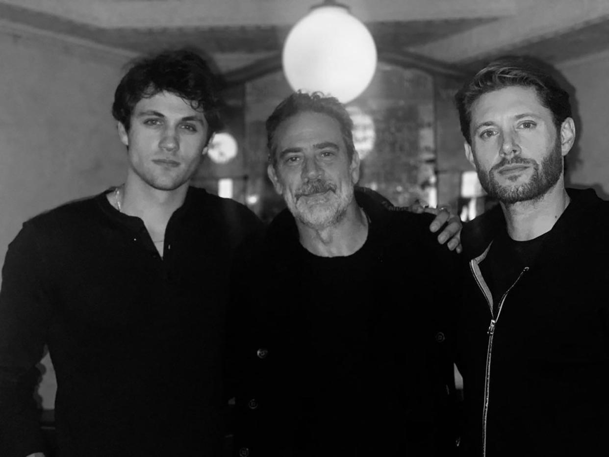 Supernatural's Jensen Ackles and Jeffrey Dean Morgan Reunite for Dinner with Prequel Series Stars