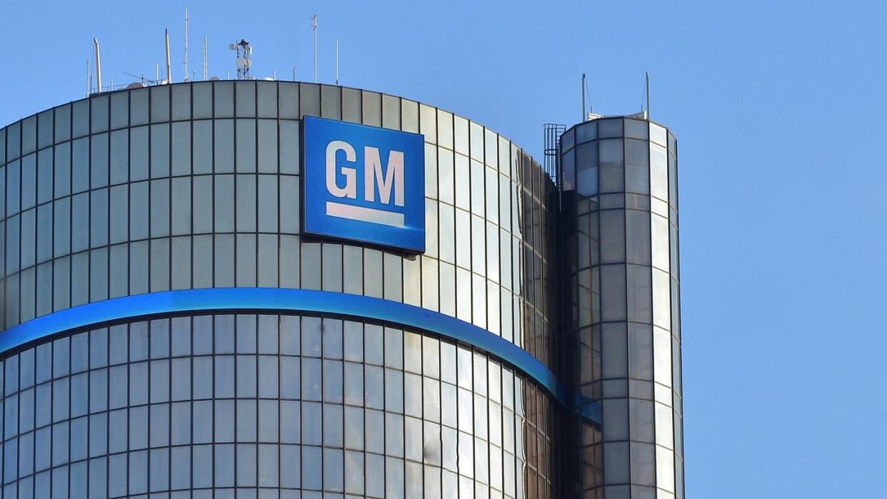 Unter Nutzung eines ursprünglich für Kriegszeiten entwickelten Gesetzes hat US-Präsident Donald Trump dem Autobauer General Motors (GM) die Produktion von Beatmungsgeräten befohlen.