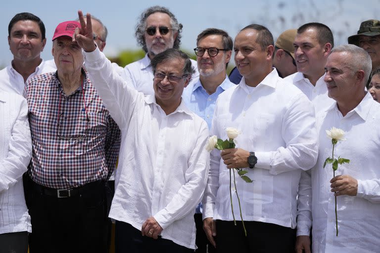 El presidente de Colombia, Gustavo Petro, en el Puente Internacional Simón Bolívar durante una ceremonia para marcar su reapertura