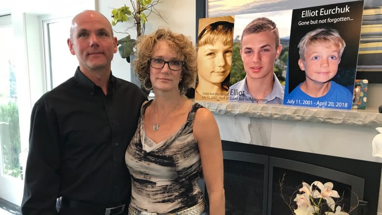 Parents of Victoria teen who died of overdose renew calls for coroner's inquest