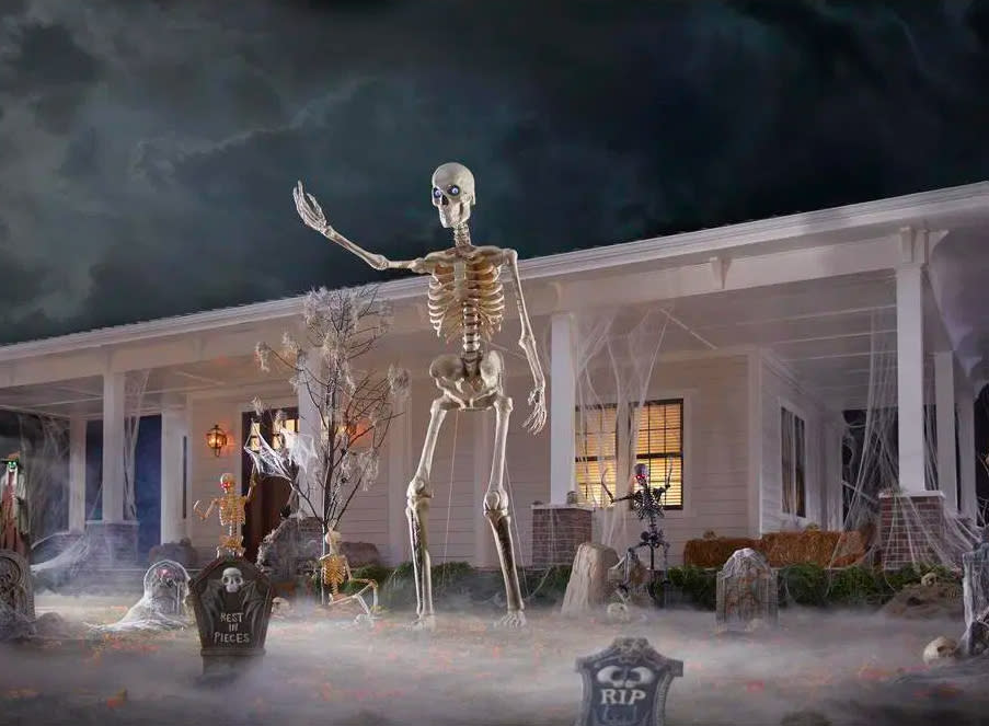 giant home depot skeleton