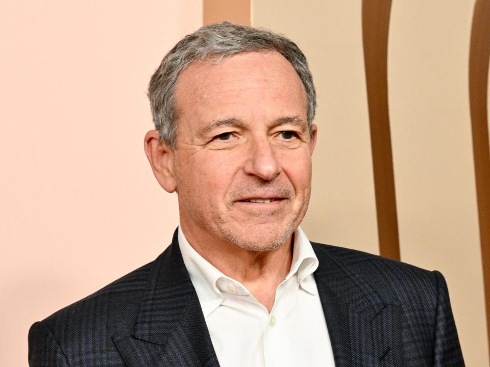 Bob Iger nimmt 2024 an der 96. Oscar-Nominierungsveranstaltung teil.