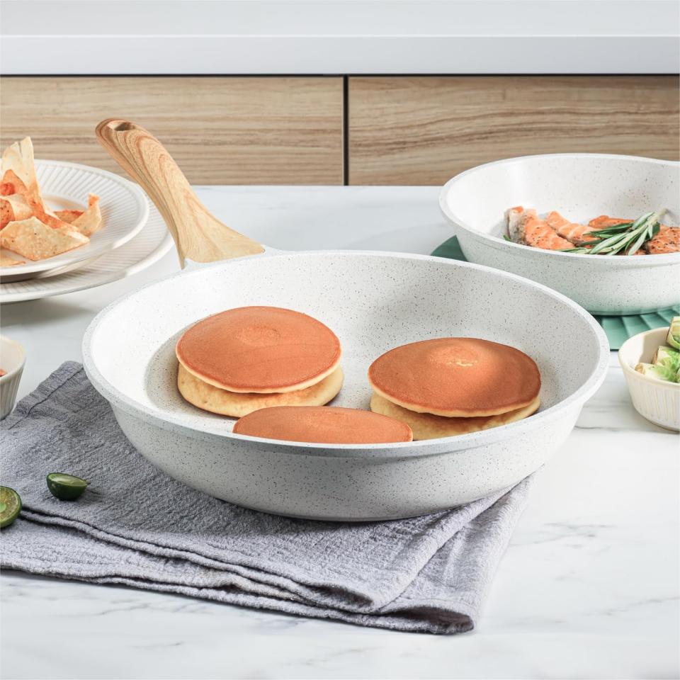 pancakes in the amazon cookware pan