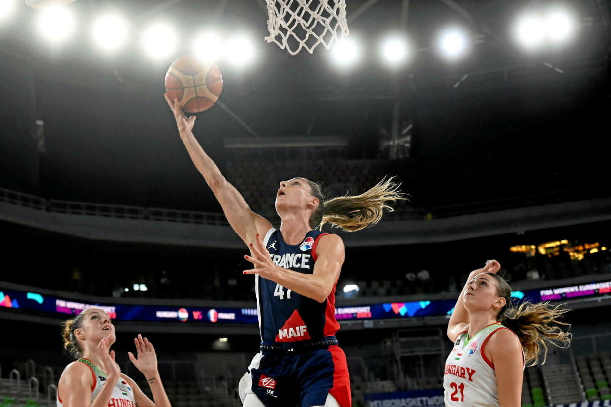 Victoire contre la Hongrie et troisième place pour la France à l'Euro de basket.   - Credit:Tamas Kovacs / MTI / EPA