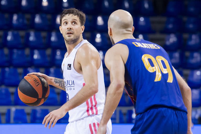 ¿Cruza la vereda? Nicolás Laprovittola, en un duelo ante Barcelona; el base de la selección podría pasar a Catalunya