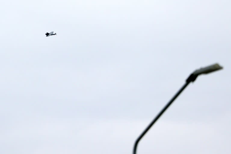 Un dron sobrevolando la región rusa de Bélgorod, en la frontera con Ucrania, el 14 de marzo de 2024 (STRINGER)