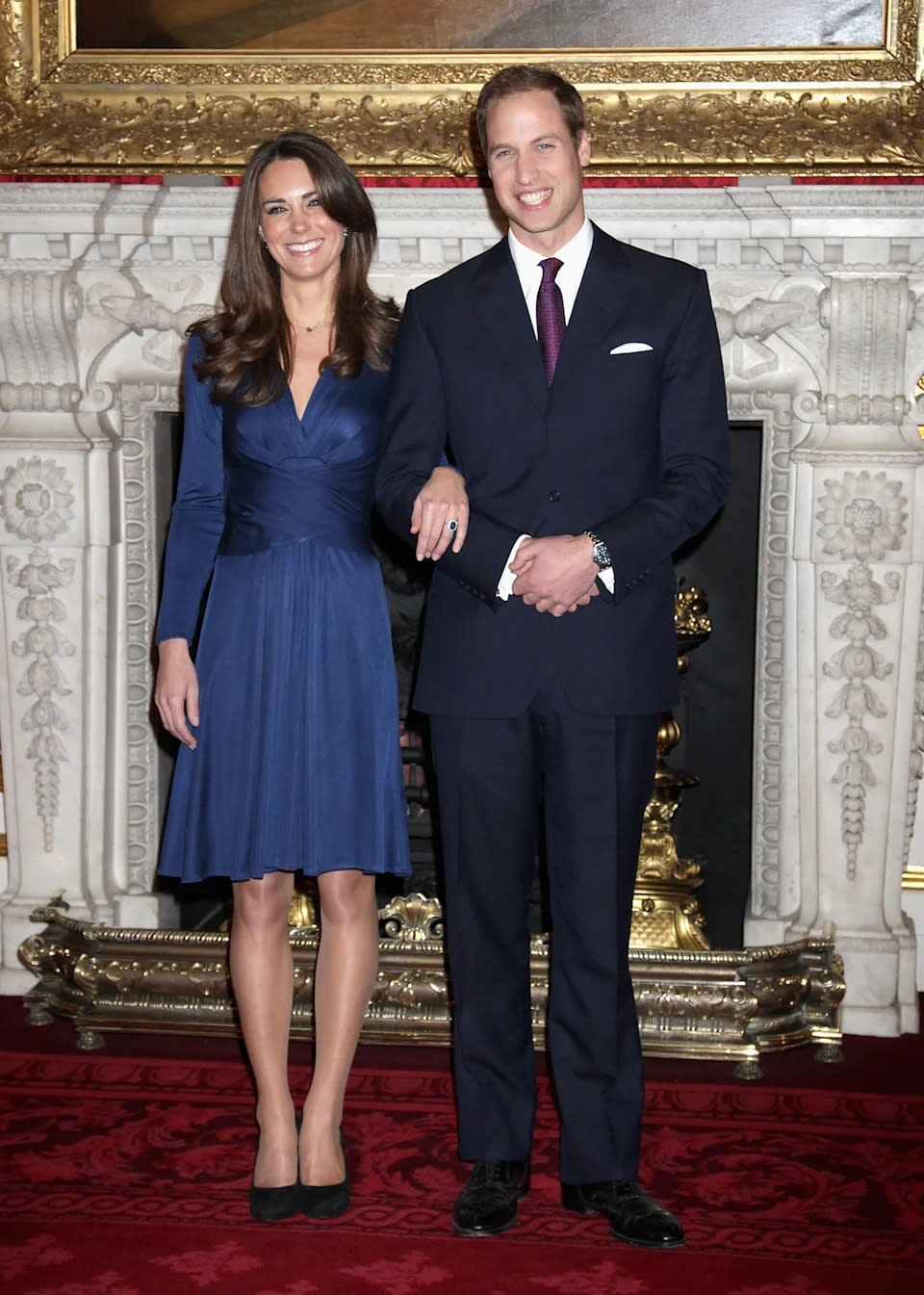 Bevor William Kate 2010 den Antrag machte, bot Harry seinem Bruder den Ring an, um ihrer beiden Mutter zu gedenken. (Bild: Getty Images)