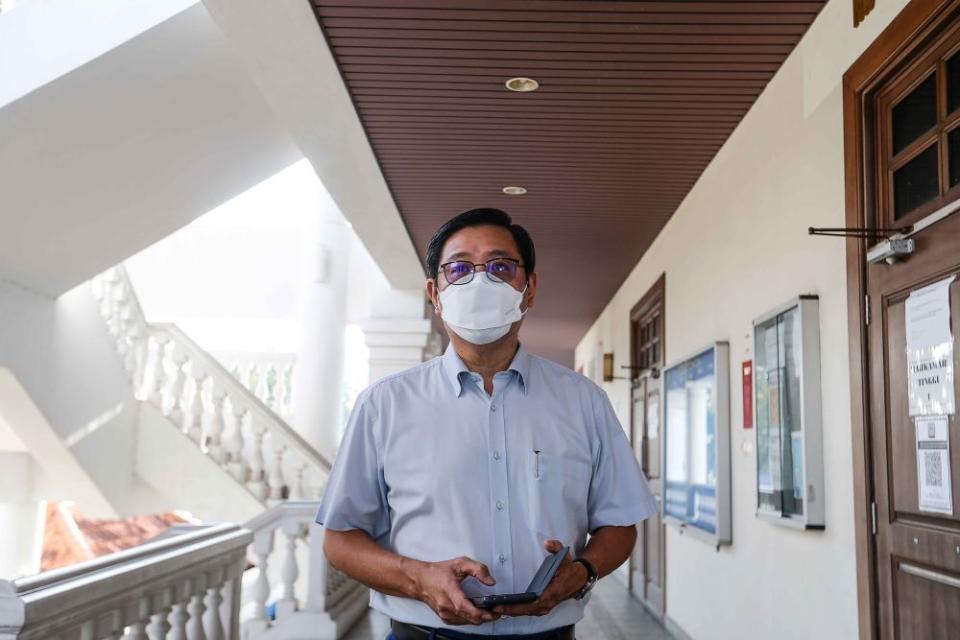 Former Penang Barisan Nasional chief Teng Chang Yeow arrives at the Penang High Court in George Town November 22, 2021. — Picture by Sayuti Zainudin