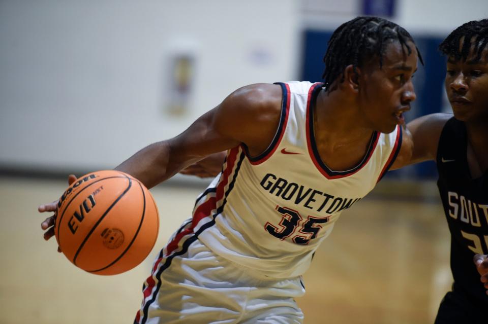 Kansas State 2024 recruiting target Derrion Reid (35), a 6-foot-7 forward from Grovetown, Ga., arrived on campus Tuesday for an official visit.