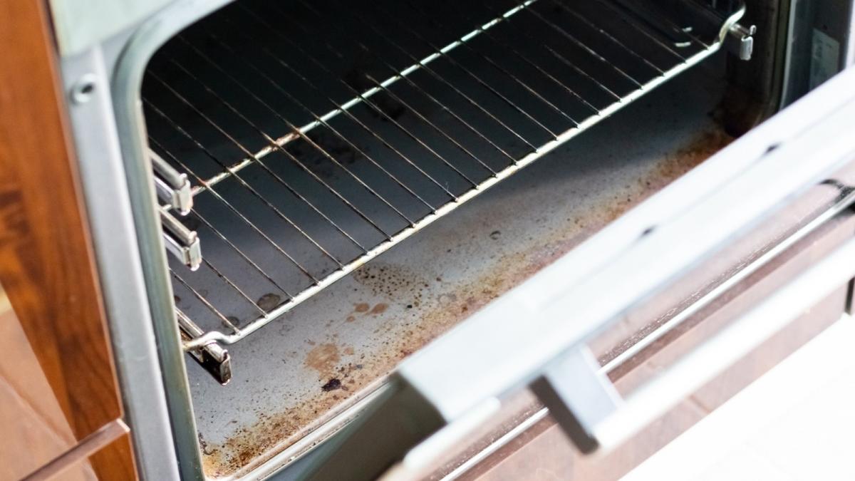 11 Cleaning Tips For Keeping Your Oven Spotless