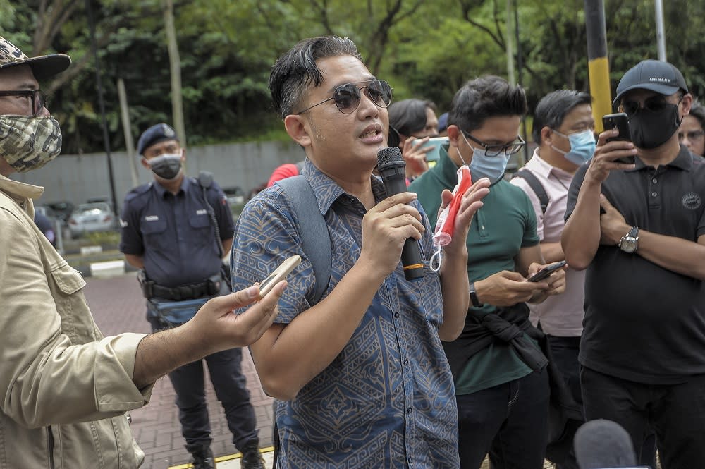 Datuk Seri Tajuddin Abdul Rahman’s son, Faizal Tajuddin, answering questions raised by Muda members during a press conference at the Dang Wangi LRT station in Kuala Lumpur January 5, 2020. — Picture by Shafwan Zaidon