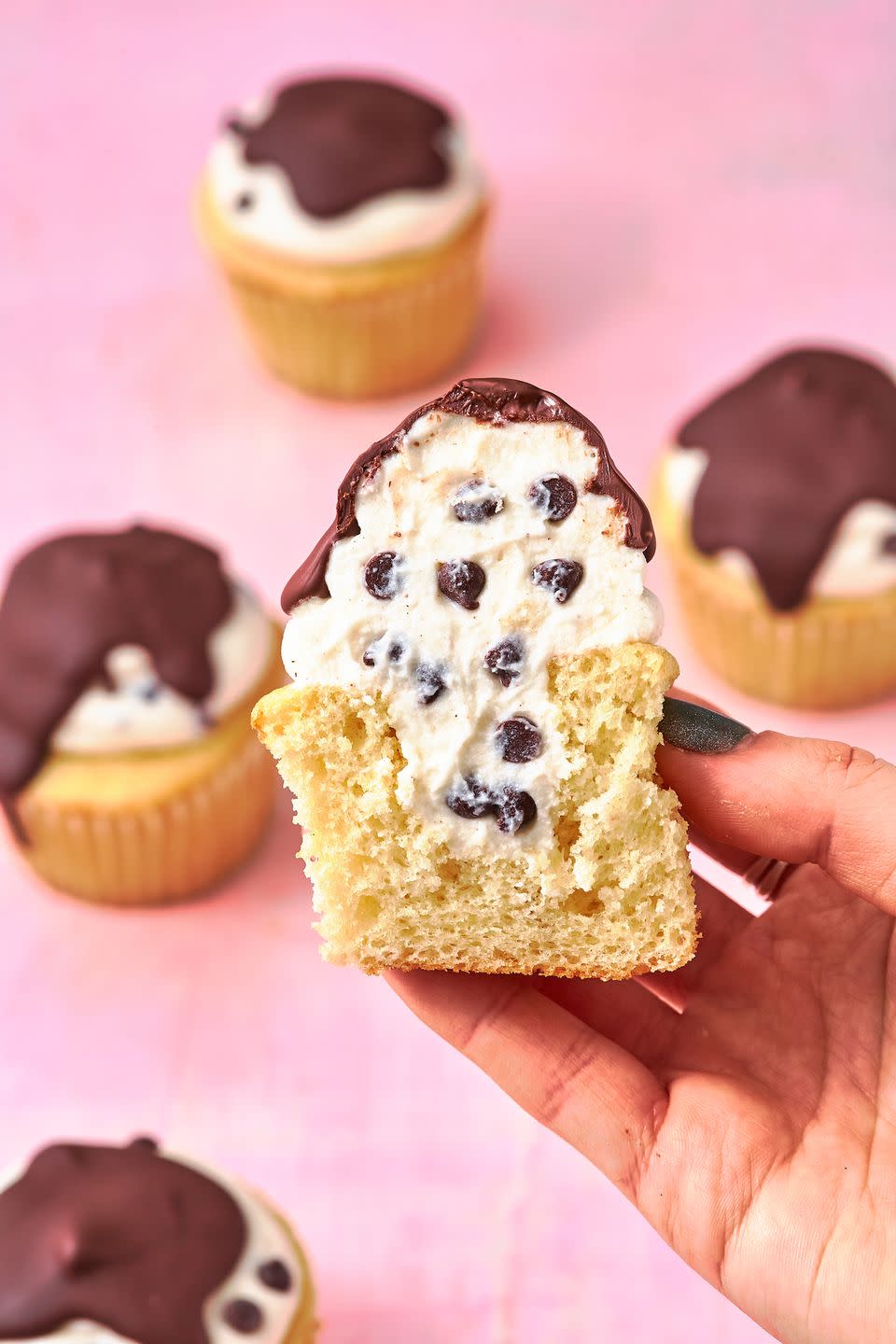 <p>Two desserts in one? It's a Christmas miracle.</p><p>Get the recipe from <a href="https://www.delish.com/cooking/recipe-ideas/recipes/a54001/cannoli-cupcakes-recipe/" rel="nofollow noopener" target="_blank" data-ylk="slk:Delish" class="link rapid-noclick-resp">Delish</a>.</p>