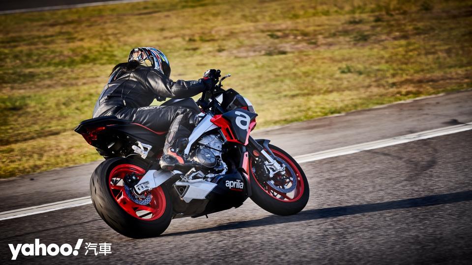 2022 Aprilia RS660、Tuono660賽道試駕！渾然天成的雙生青年獅！