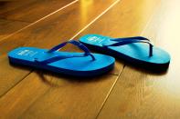 <p>Tampoco es una buena idea ir a la entrevista en chanclas. Es mejor acudir con mocasines o zapatillas de estilo clásico. (Foto: Pixabay). </p>