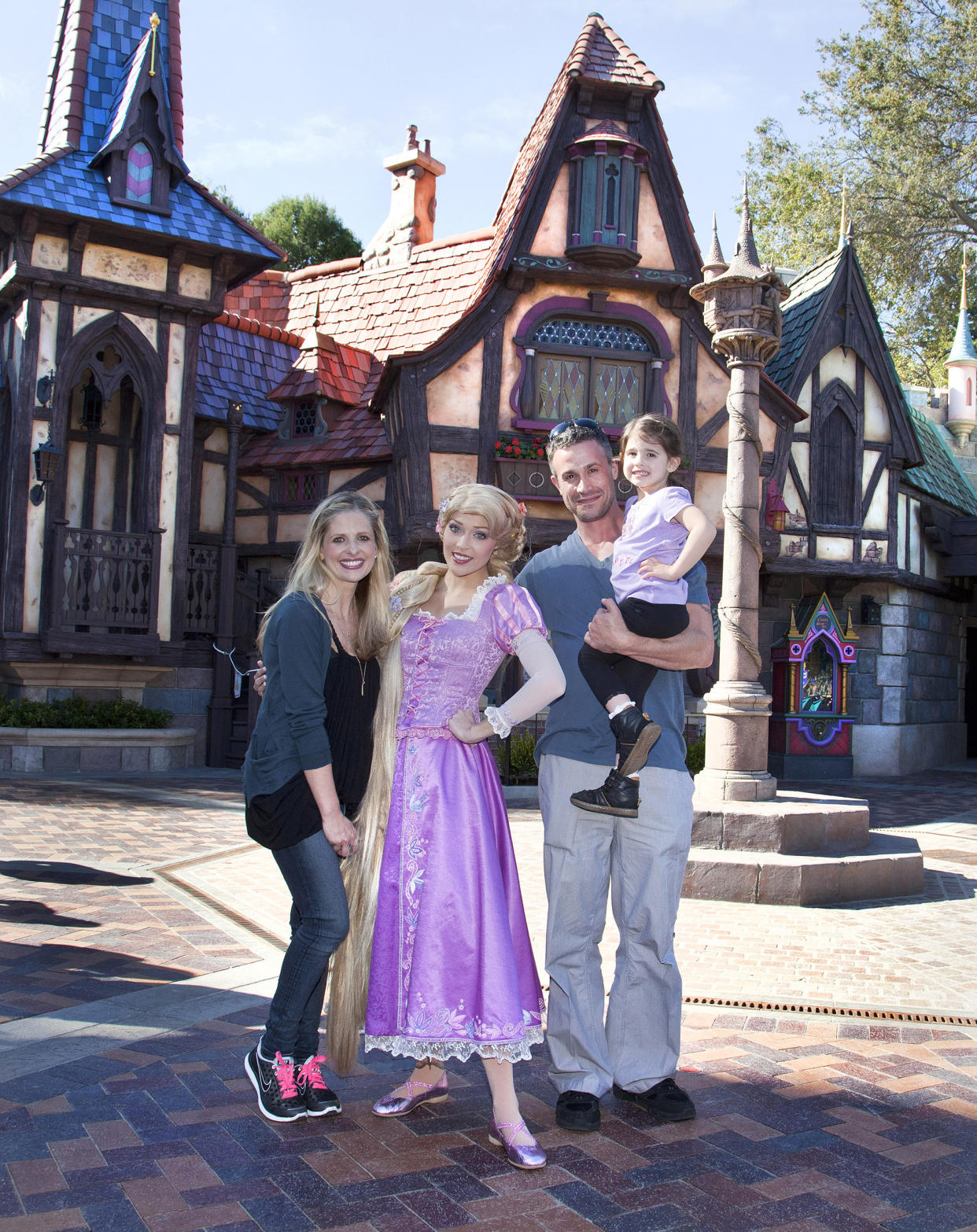 Sarah Michelle Gellar And Freddie Prinze Jr. Visit Disneyland (Paul Hiffmeyer / Disney Enterprises via Getty Images)