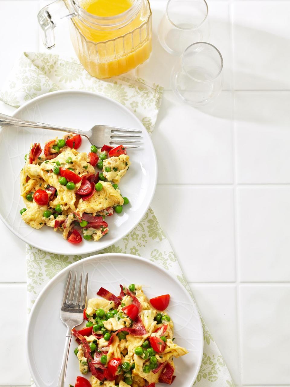 Wish healthy breakfast recipes could be speedier? Your wish is our command. These quick breakfast recipes come together in half an hour or less and feature healthy items such as frittata recipes, breakfast smoothies, egg sandwiches, and more. We even have a few trendy options like healthy smoothie bowls and breakfast salad.