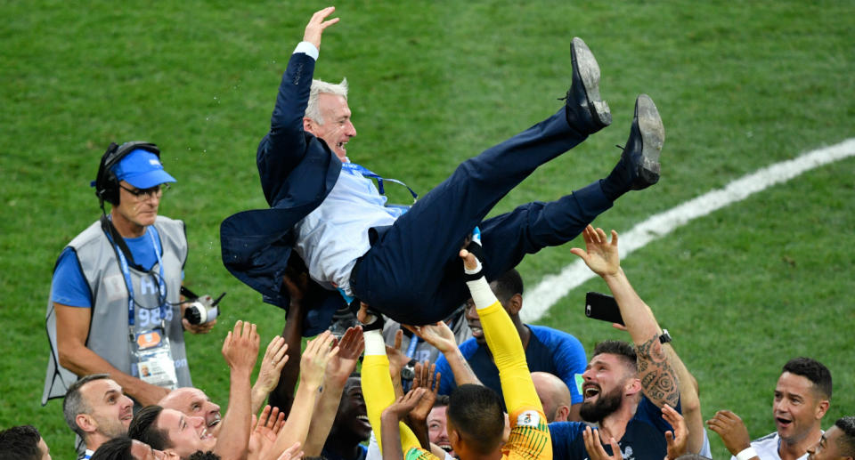 Deschamps fêté par ses joueurs