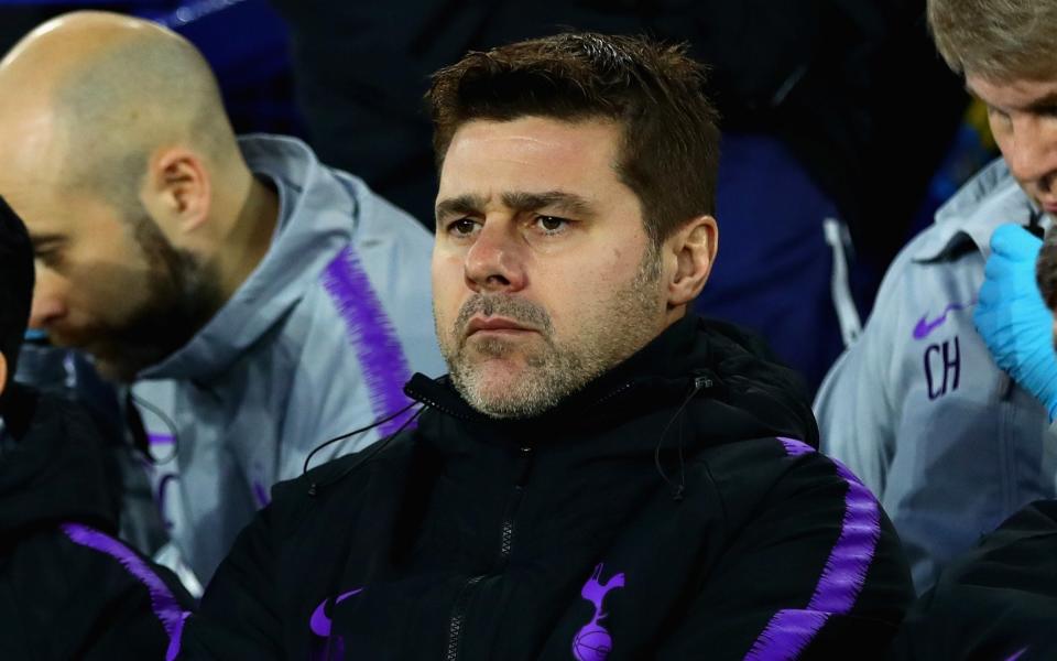 Tottenham Hotspur believe Real Madrid pose a bigger threat than Manchester United in their fight to hold on to manager Mauricio Pochettino.