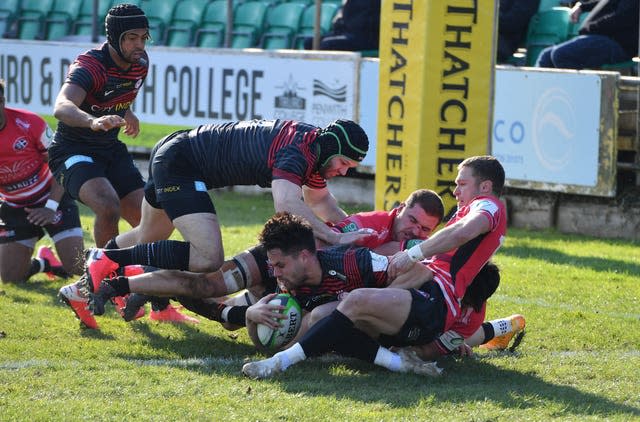 Sean Maitland toucheS down for Saracens